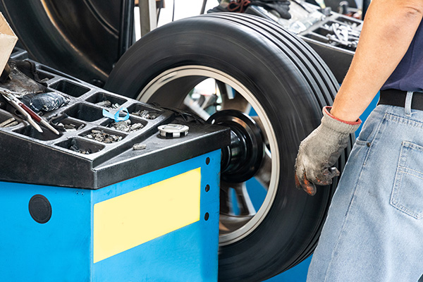 Wheel Bearing Noise vs Tire Noise: How Can You Tell the Difference?